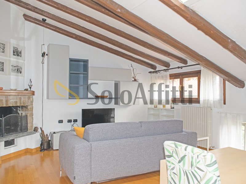 Trilocale in Affitto a Lurago d'Erba, 900&euro;, 109 m², arredato, con Box