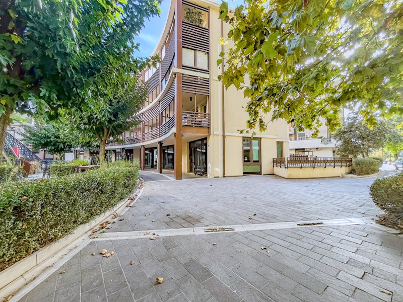 Appartamento in Vendita a Rimini, zona Marina Centro, 580'000&euro;, 118 m², con Box