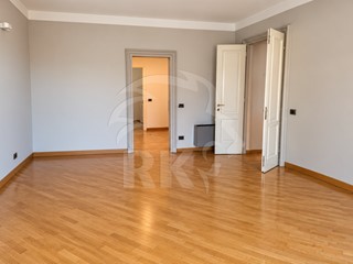 Appartamento in Affitto a Bologna, zona Centro Storico, 2'600&euro;, 180 m²