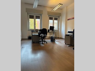 Bilocale in Vendita a Monza, 180'000&euro;, 66 m²