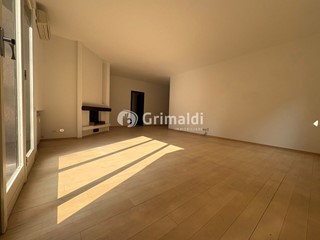 Appartamento in Vendita a Monza, 520'000&euro;, 172 m², con Box