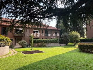 Appartamento in Vendita a Monza, 520'000&euro;, 172 m², con Box