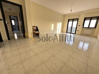 Quadrilocale in Affitto a Caserta, zona Puccianiello, 700&euro;, 120 m²