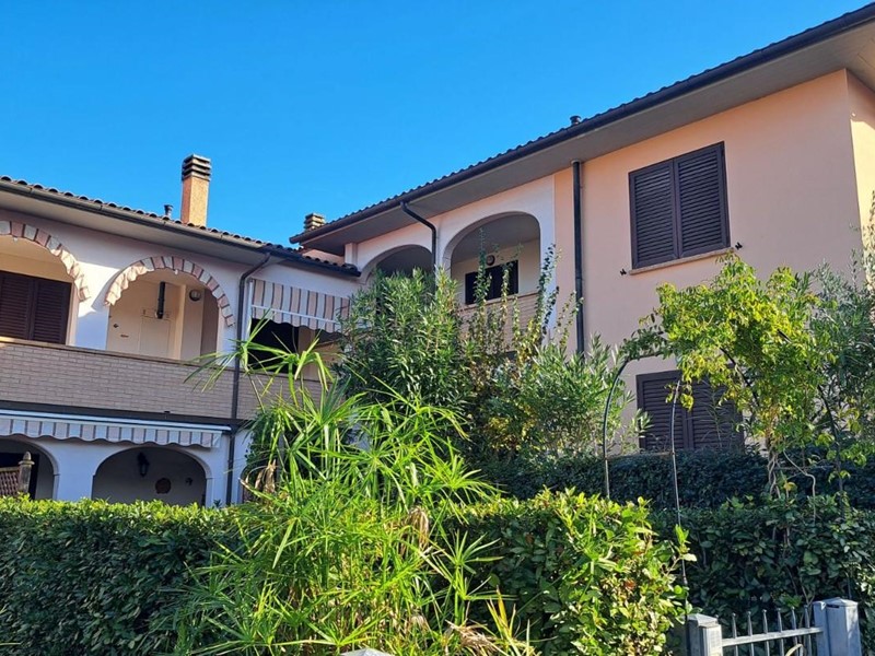 Trilocale in Vendita a Rosignano Marittimo, zona Nibbiaia, 170'000&euro;, 75 m², arredato