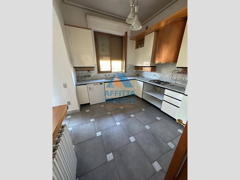 Appartamento in Affitto a Empoli, 900&euro;, 150 m²