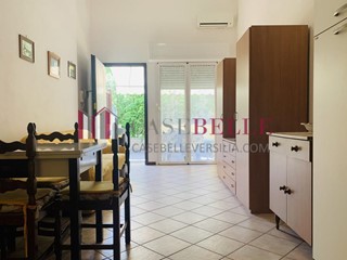 Bilocale in Affitto a Pietrasanta, zona Marina di Pietrasanta, 3'200&euro;, 63 m², arredato
