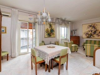 Appartamento in Vendita a Catania, 207'000&euro;, 130 m²