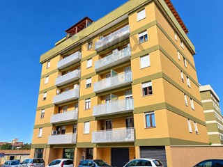 Appartamento in Vendita a Sassari, 185'000&euro;, 141 m²