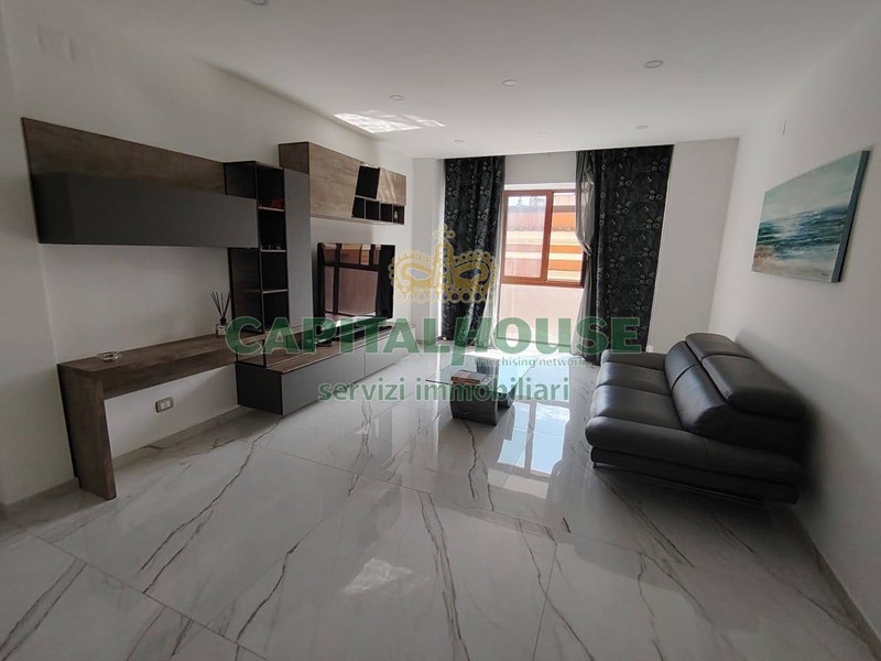 Trilocale in Affitto a Caserta, 1'100&euro;, 97 m²