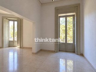 Appartamento in Affitto a Catania, 2'000&euro;, 206 m²