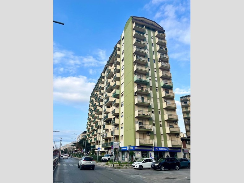 Appartamento in Vendita a Palermo, 255'000&euro;, 161 m²