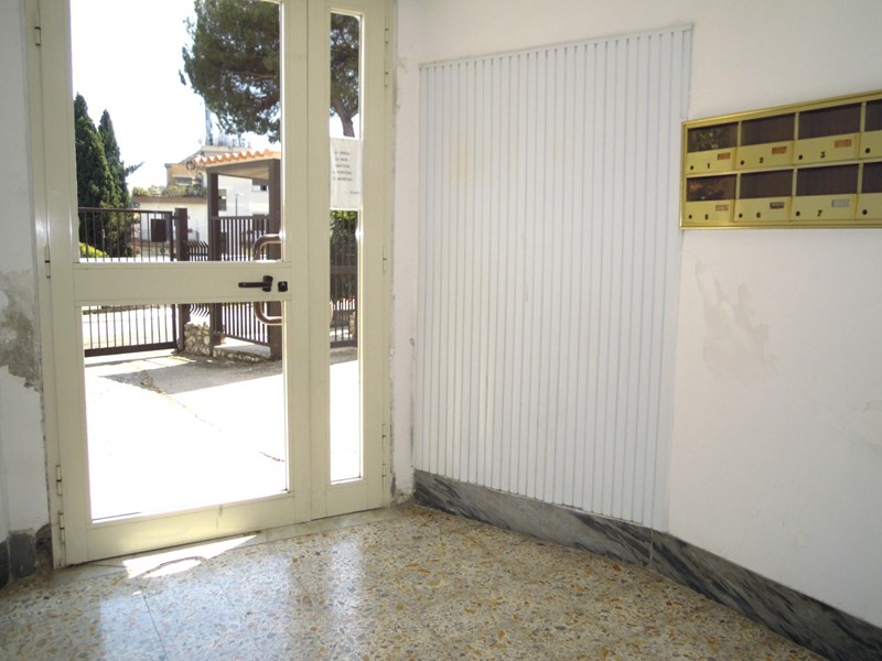 Bilocale in Vendita a Roma, 168'000&euro;, 70 m²