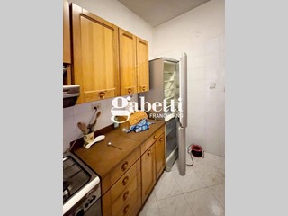 Trilocale in Vendita a Roma, 263'000&euro;, 84 m²