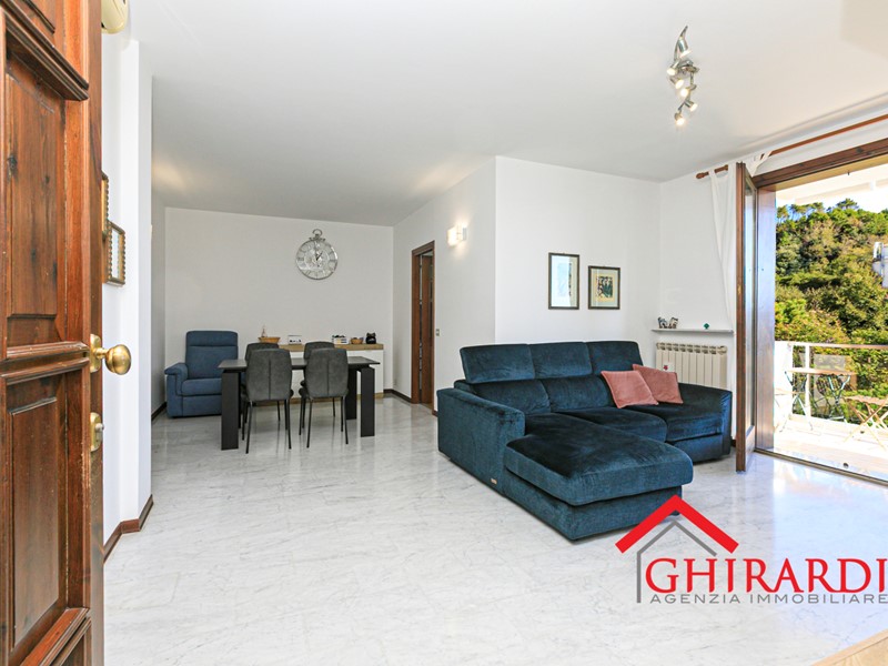 Appartamento in Vendita a Genova, zona Sestri Ponente, 240'000&euro;, 91 m², con Box