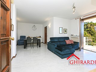 Appartamento in Vendita a Genova, zona Sestri Ponente, 240'000&euro;, 91 m², con Box