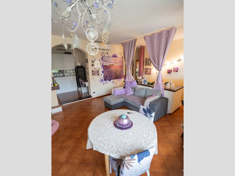 Quadrilocale in Vendita a Lucca, zona Sorbano Del Vescovo, 240'000&euro;, 85 m², arredato