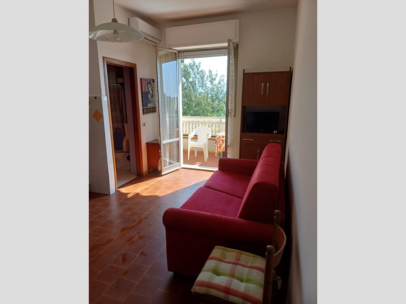 Monolocale in Vendita a Sarzana, zona Marinella di Sarzana, 110'000&euro;, 40 m², arredato