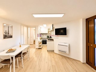 Trilocale in Vendita a Camaiore, zona Lido di Camaiore, 245'000&euro;, 69 m², arredato