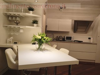 Bilocale in Affitto a Verona, 1'500&euro;, 115 m²