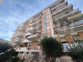 Trilocale in Vendita a Roma, 369'000&euro;, 82 m²