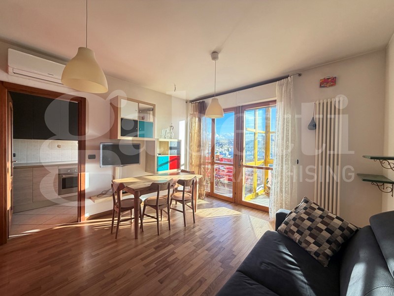 Trilocale in Vendita a Bologna, 325'000&euro;, 96 m², arredato, con Box