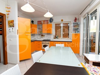 Trilocale in Vendita a Vasto, 190'000&euro;, 79 m², con Box