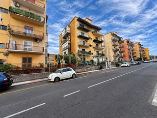 Quadrilocale in Vendita a Catania, 138'000&euro;, 127 m²