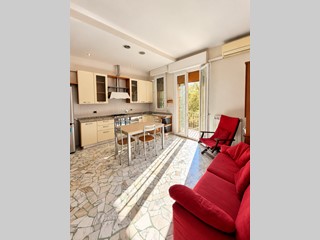 Quadrilocale in Vendita a Bologna, 238'000&euro;, 82 m², con Box