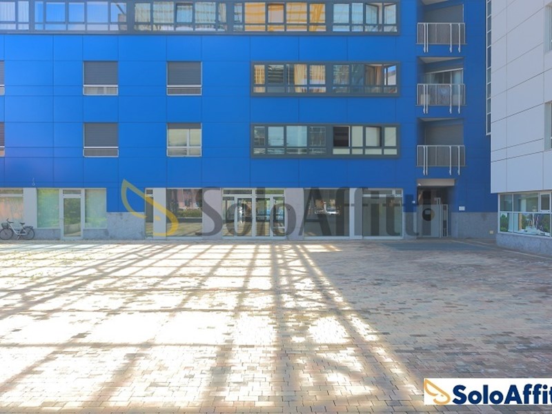 Monolocale in Affitto a Desio, zona Stazione, 425&euro;, 40 m², arredato
