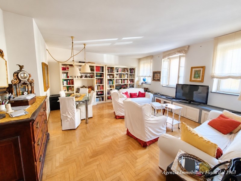 Quadrilocale in Vendita a Lucca, zona Centro Storico, 520'000&euro;, 100 m²