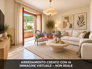 Quadrilocale in Vendita a Poggibonsi, 105'000&euro;, 70 m², con Box