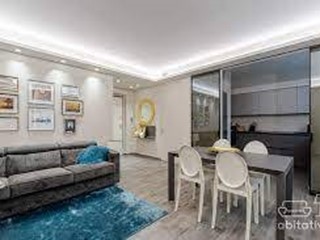 Appartamento in Vendita a Bologna, 298'000&euro;, 158 m²