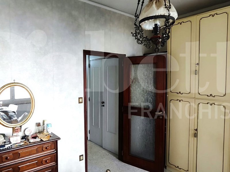 Appartamento in Vendita a Napoli, 250'000&euro;, 90 m²