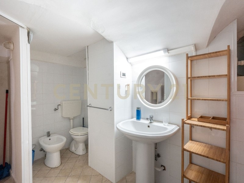Trilocale in Vendita a Catania, 67'000&euro;, 44 m², arredato