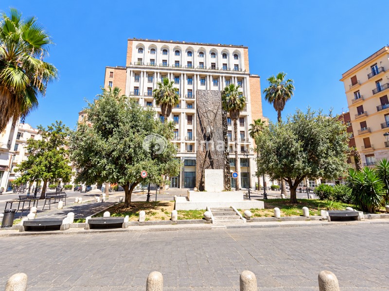 Appartamento in Vendita a Napoli, 890'000&euro;, 166 m²