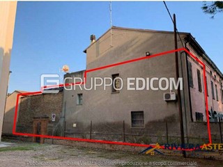 Appartamento in Vendita a Ravenna, 48'000&euro;, 157 m²