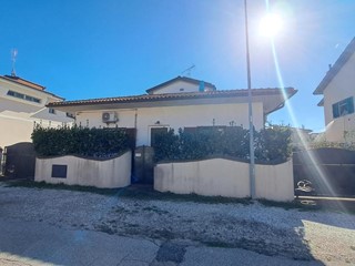Trilocale in Vendita a Rosignano Marittimo, zona Rosignano Solvay, 188'000&euro;, 72 m²