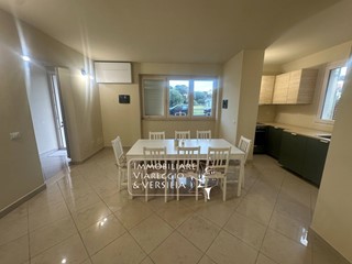 Bilocale in Affitto a Camaiore, 10'500&euro;, 90 m²