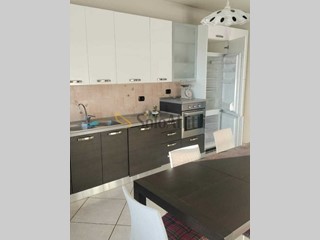 Appartamento in Affitto a Prato, zona Soccorso, 1'300&euro;, 125 m², arredato
