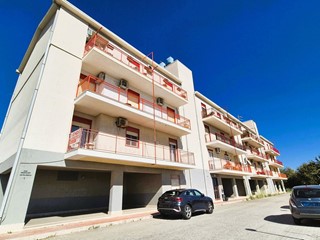 Quadrilocale in Vendita a Agrigento, 90'000&euro;, 135 m², con Box