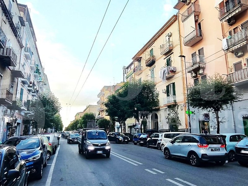Appartamento in Vendita a Napoli, 210'000&euro;, 90 m²
