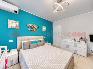 Bilocale in Vendita a Torino, 179'000&euro;, 77 m², con Box