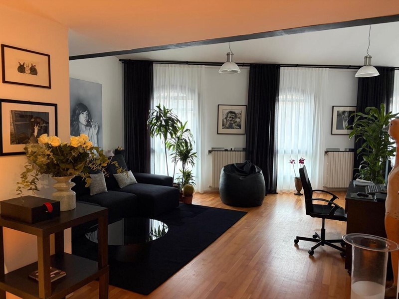 Appartamento in Vendita a Bologna, 890'000&euro;, 470 m², con Box