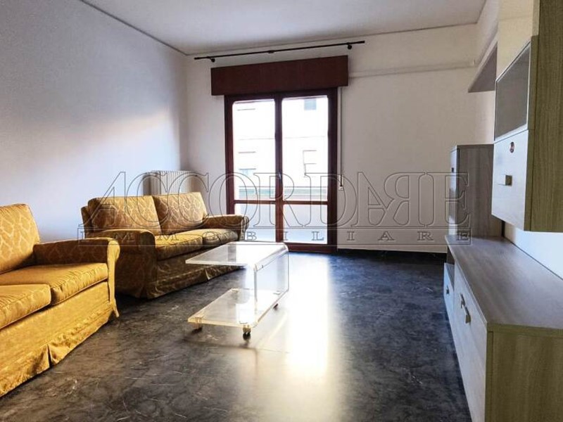 Appartamento in Affitto a Padova, zona San Bellino, 800&euro;, 100 m², arredato, con Box