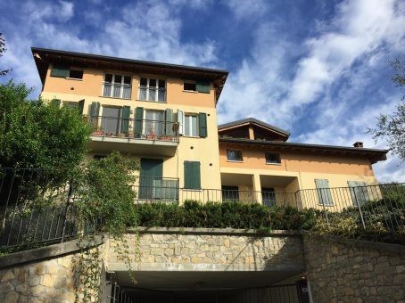 Trilocale in Vendita a Olgiate Molgora, 145'000€, 90 m², con Box