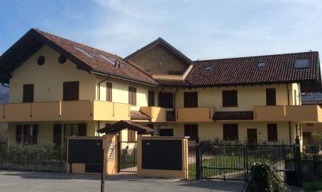 Bilocale in Vendita a Airuno, 99'000€, 75 m², con Box