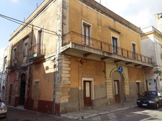 Casa Indipendente in Vendita a Supersano, zona centro, 250'000€, 393 m²