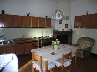 Casa Indipendente in Vendita a Casciana Terme Lari, zona Perignano, 260'000€, 135 m², con Box