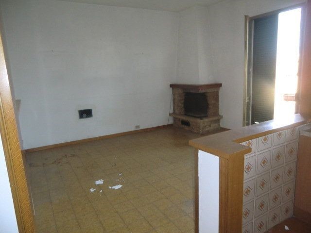 Trilocale in Vendita a Calcinaia, 75'000€, 70 m², con Box