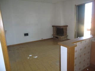 Trilocale in Vendita a Calcinaia, 75'000€, 70 m², con Box
